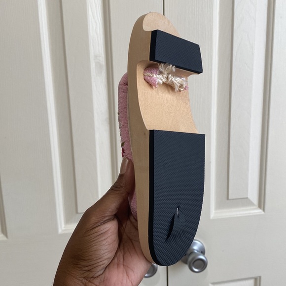 Very Unique Japanese Wooden Geta Sandals - Picture 5 of 9